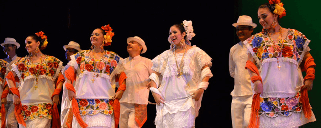 Latin show at Club Solaris Cancun