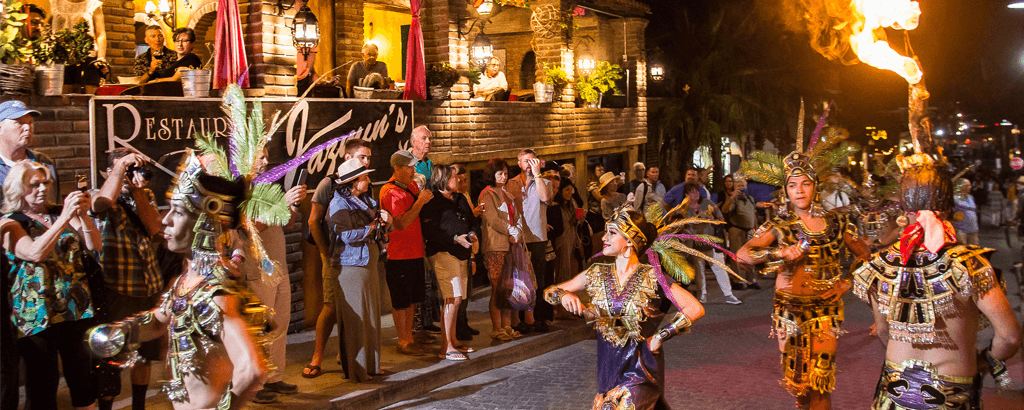 Espectaculos y Shows en el Art Walk en Los Cabos